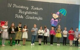 Konkurs recytatorski na sali gimnastycznej w SP6
