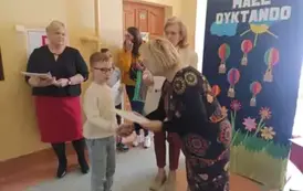 Na zdjęciu widać uczestnik&oacute;w Małego Dyktanda 2025