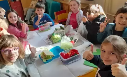 Zdjęcie do Zdrowe przysmaki na zajęciach kulinarnych w świetlicy szkolnej