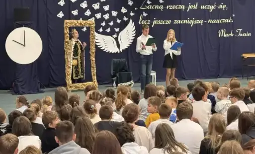 Zdjęcie do Uroczysty apel z okazji Dnia Edukacji Narodowej