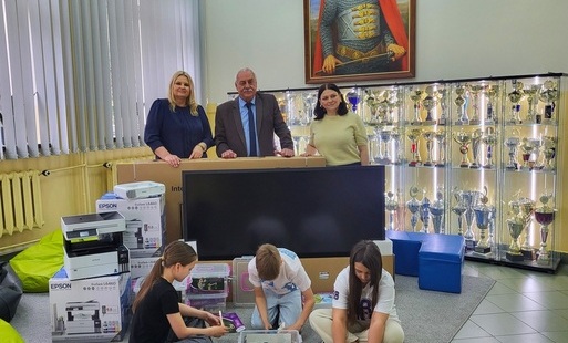 Zdjęcie do Cyfrowy skok w przyszłość. Nowy sprzęt z funduszy KPO w naszych klasach